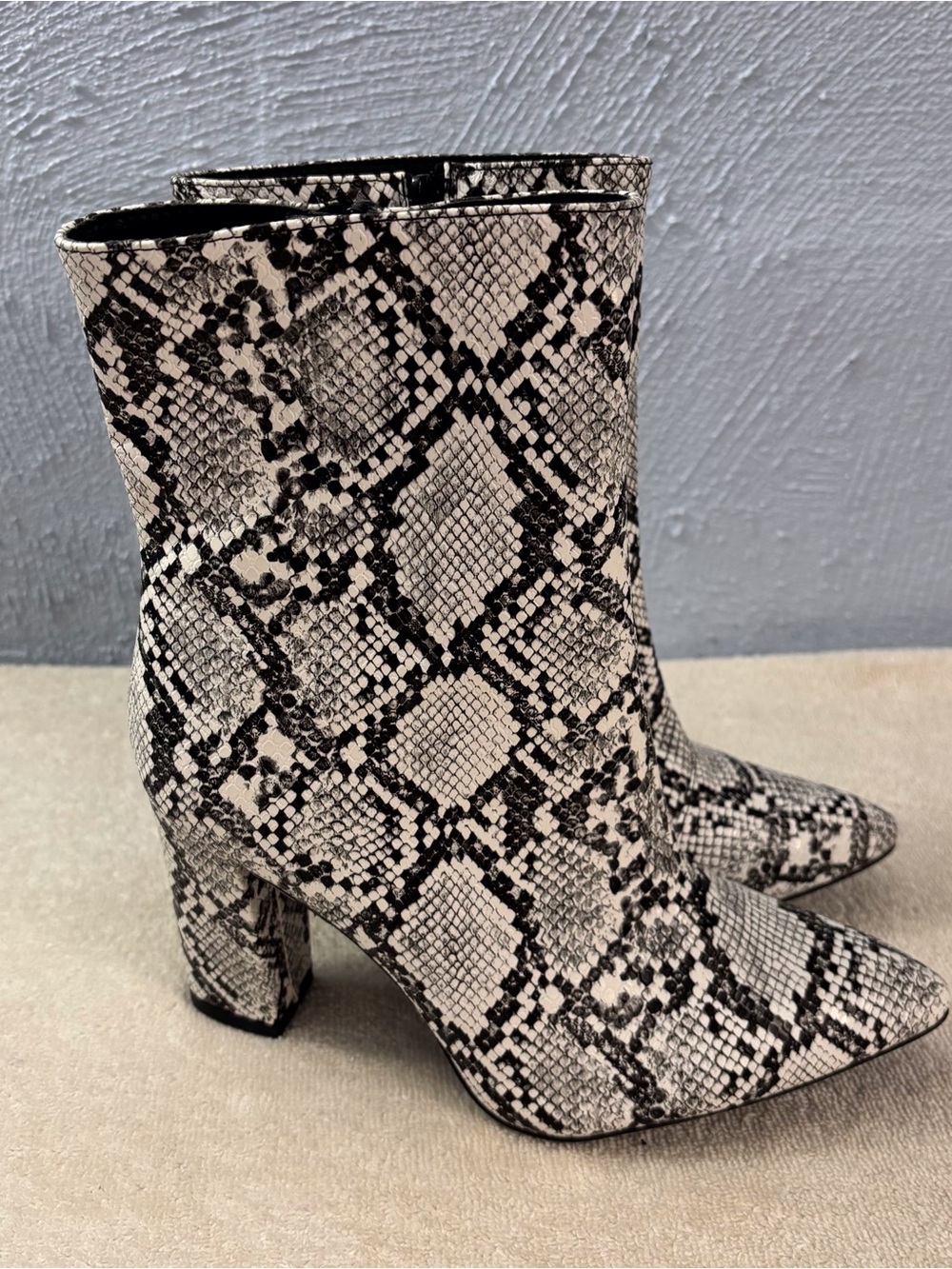 Pointed Faux Snake-Print  Booties Side Zip SZ 41, US 10/10.5, Biker Blk grey